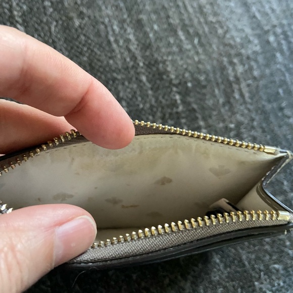 Kate Spade wallet with keychain - Picture 4 of 4